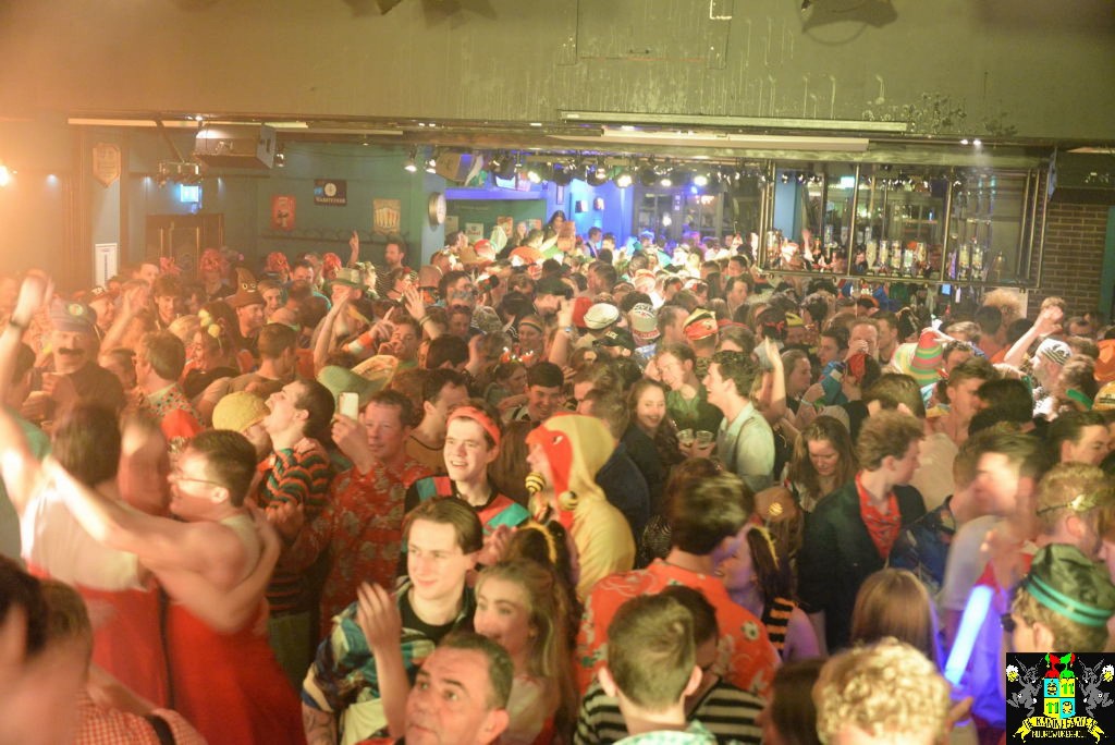 ../Images/Carnavals vrijdagavond in VdG 206.jpg